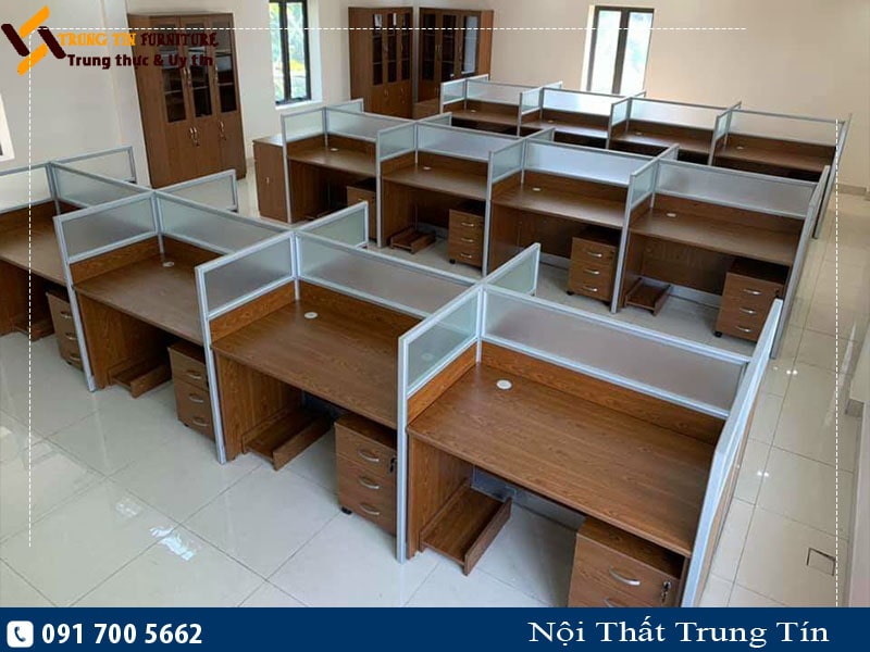 Vách ngăn văn phòng gỗ kính VNGK20